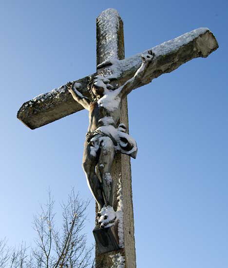 calvaire sous la neige