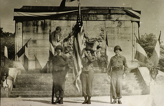 Walter Christopher en 1945 à Vailly-sur-Aisne Walter Christopher à Vailly en 1945