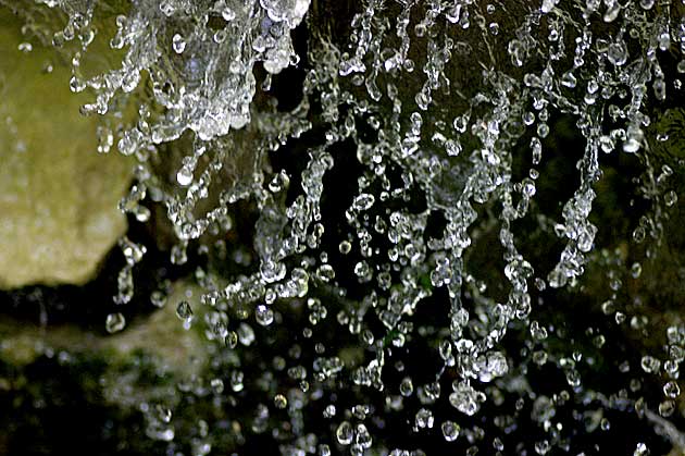 gouttes d'eau au 1/1000e de s.