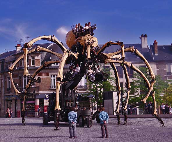 Kumo l'araignée machine