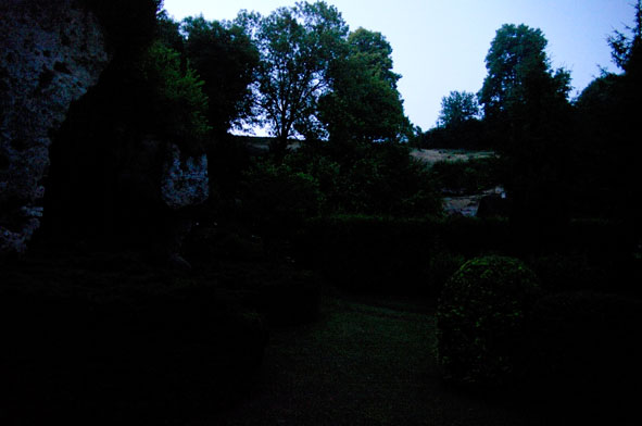 premières lueurs du jour = aube aube du premier juillet