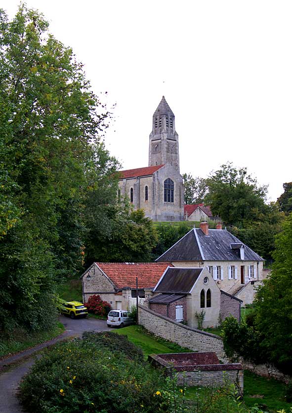 église Saint-Hilaire de Montbavin en position dominante