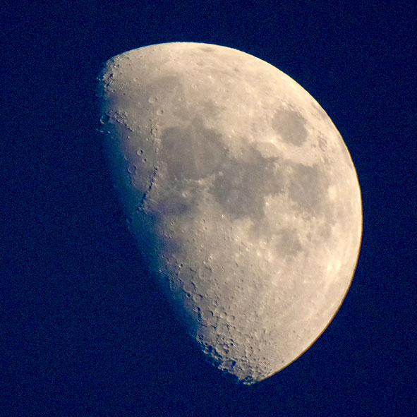 lune du 16 février 2016 vers 17 h 30